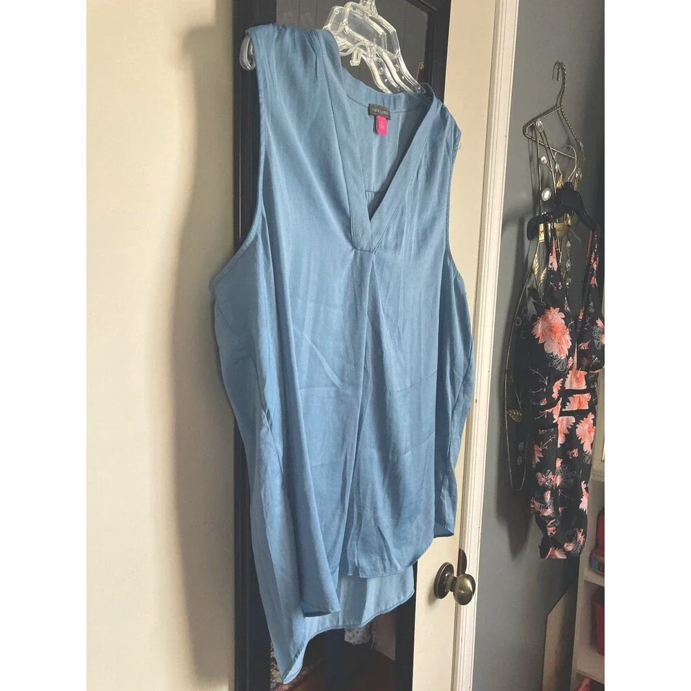 Vince Camuto Top XL Light Blue Sleeveless Lightweight Good Condition Relaxed